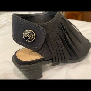 Lindsey Phillips sling back heels